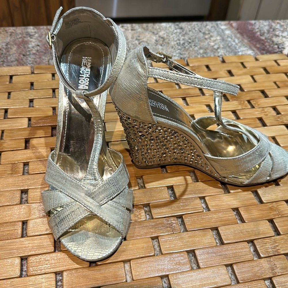 Kenneth Cole Reaction ankle strap gold heels